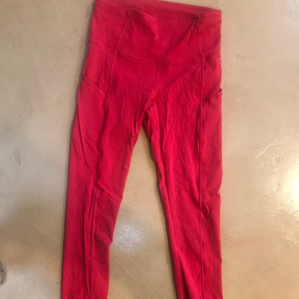 EUC lululemon size 4 worn twice. Go to my ankles